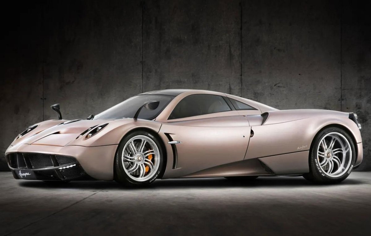 Pagani Huayra суперкары