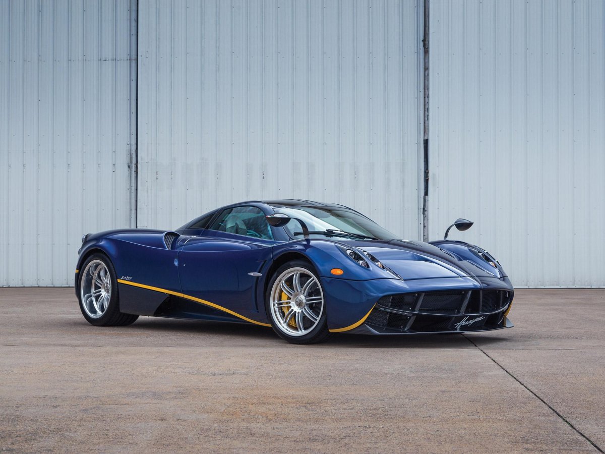Pagani Huayra r Blue