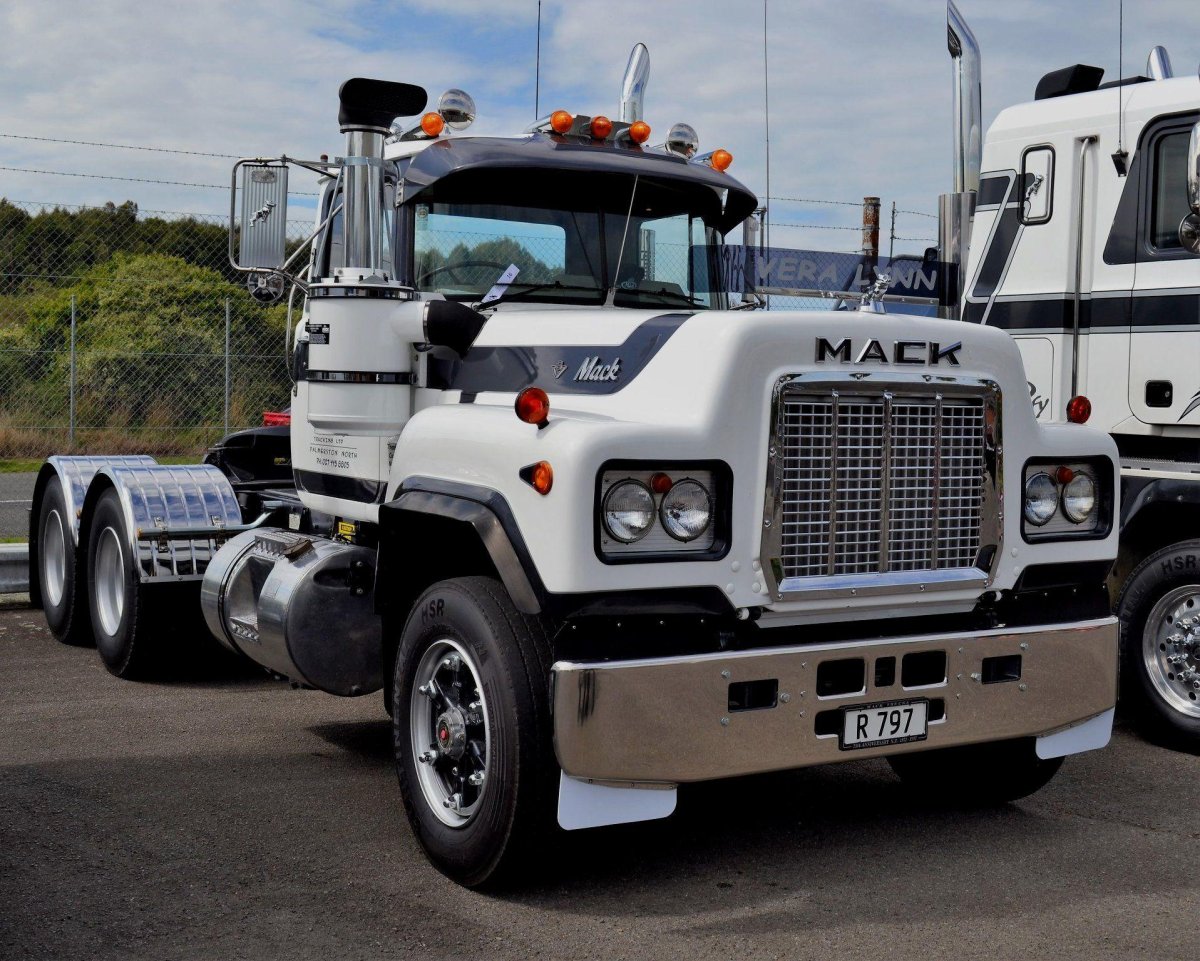 Грузовик Mack r600 COOLPOWER
