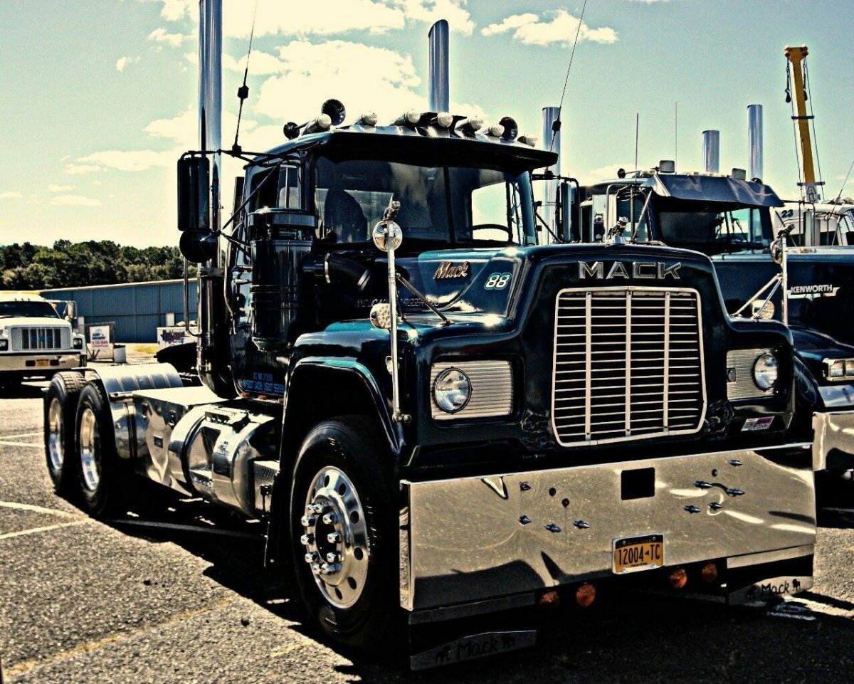 Mack r401