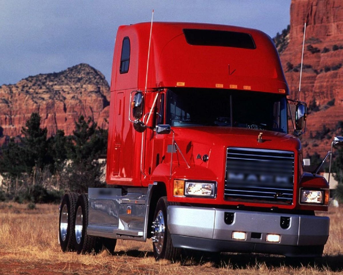 Mack Trucks. Тягач