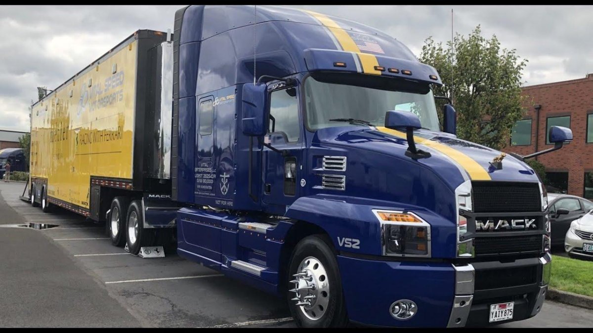 Mack Trucks Грузовики 2020