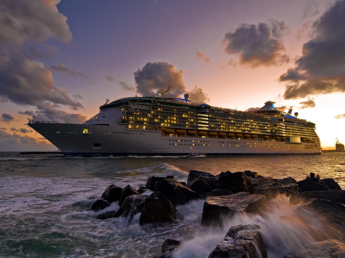 Круизный лайнер Silja line