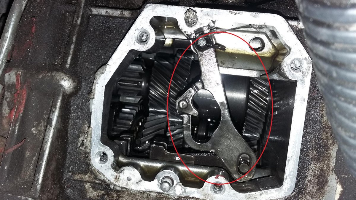 Механизм переключения 5 и задней передачи Лачетти