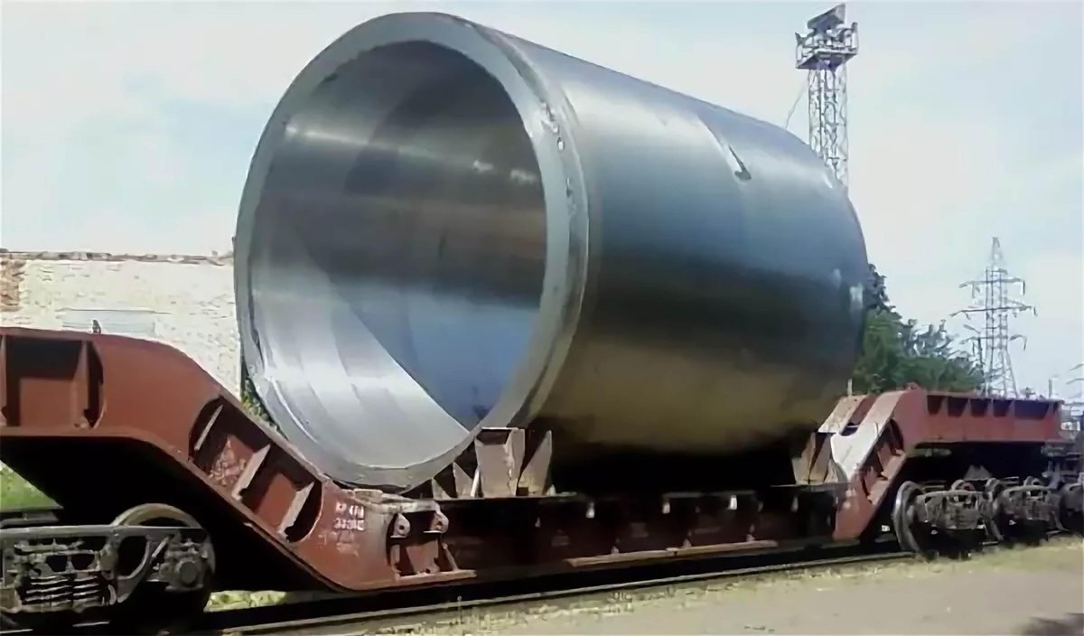 Негабаритный груз на вагоне