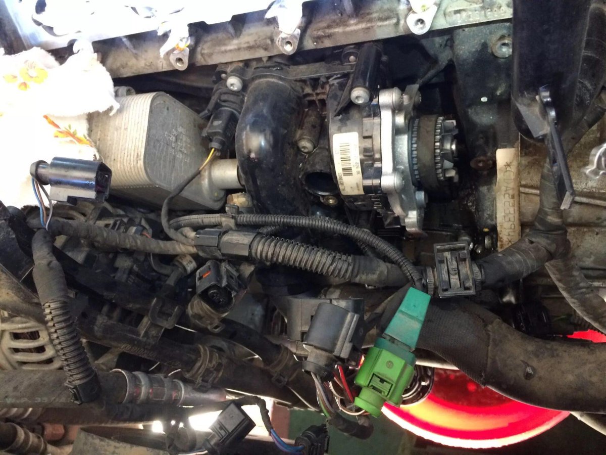 Помпа Шкода Йети 1.4