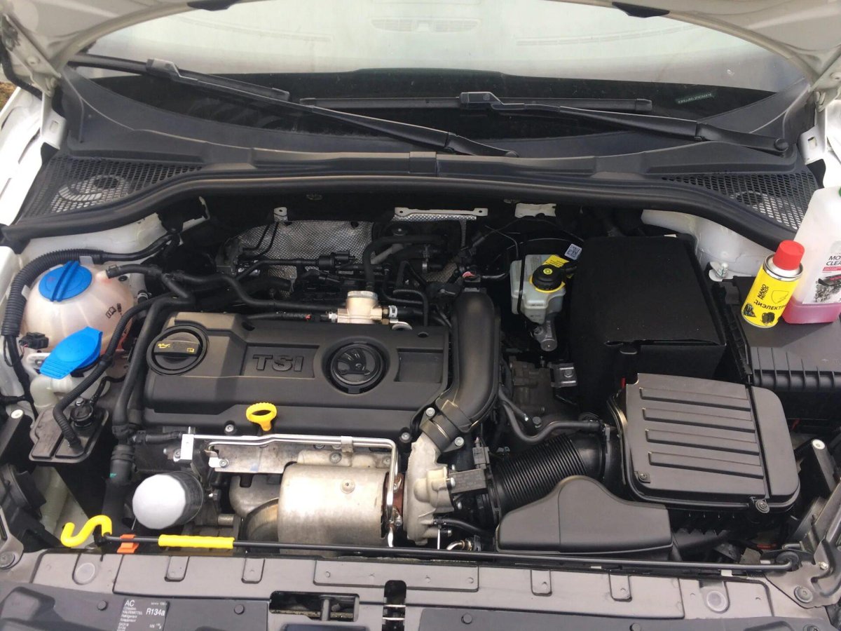 Шкода Йети моторный отсек