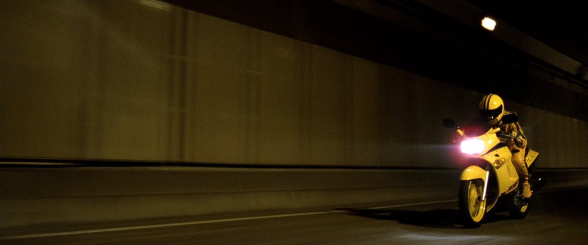 Желтый мотоцикл умы Турман