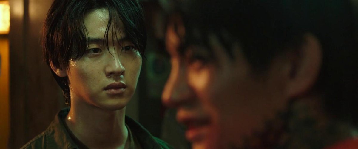 Чан Дон-Юн корабль в Пусан