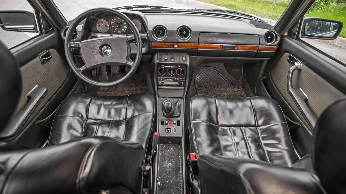 Мерседес 123 салон