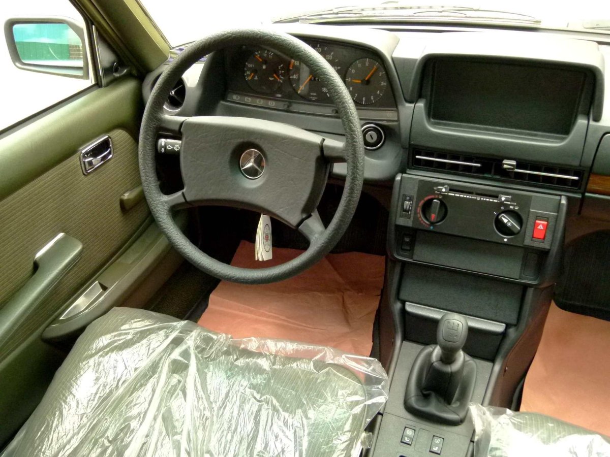 Mercedes w123 Interior