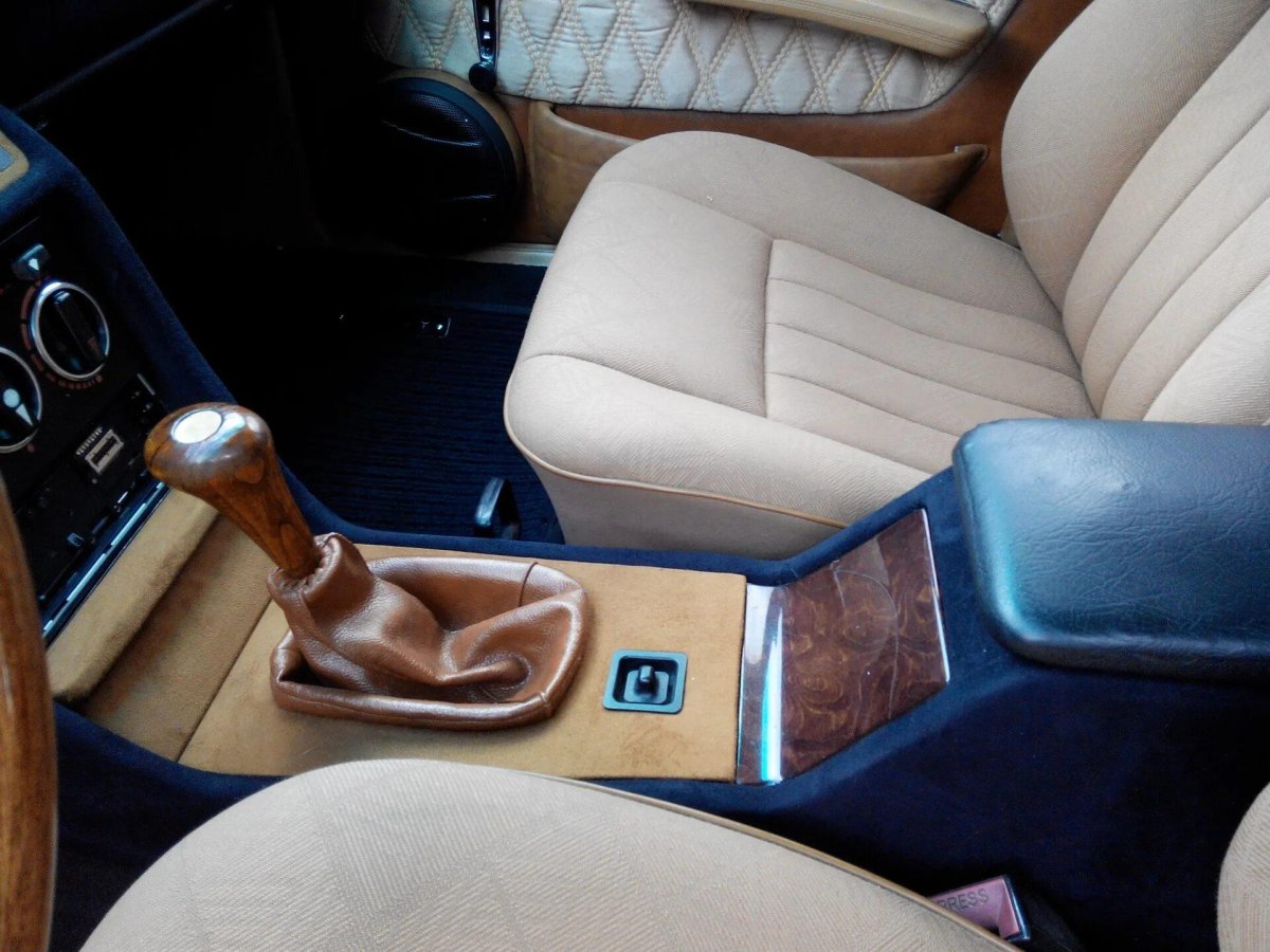 Бардачок Торпедо Mercedes w123