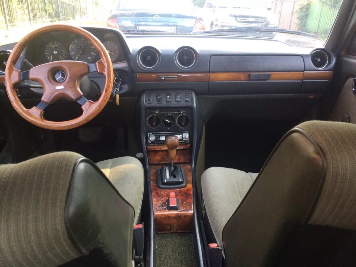 Мерседес 123 салон