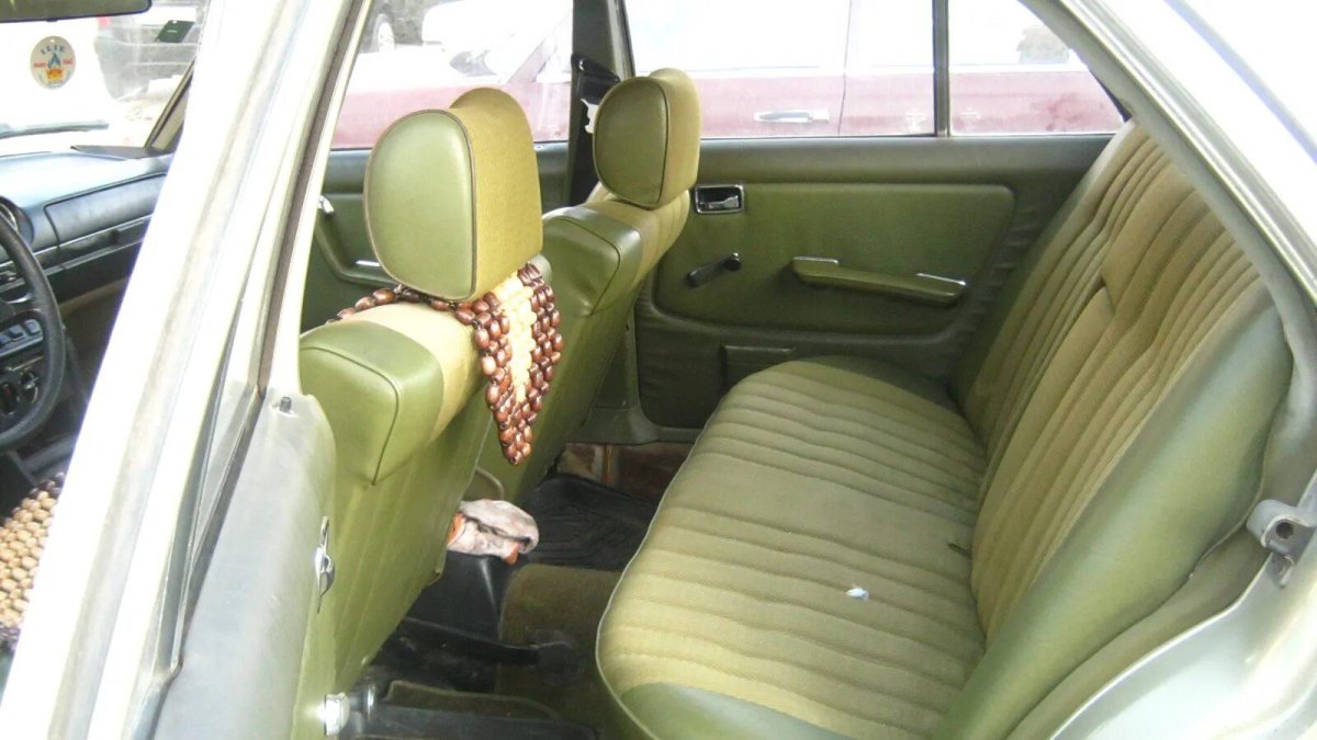 Зеленый салон w123