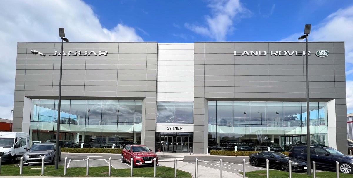 Ленд Ровер Юг на дорожной