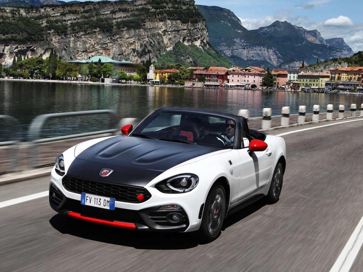 Фиат 124 Спайдер