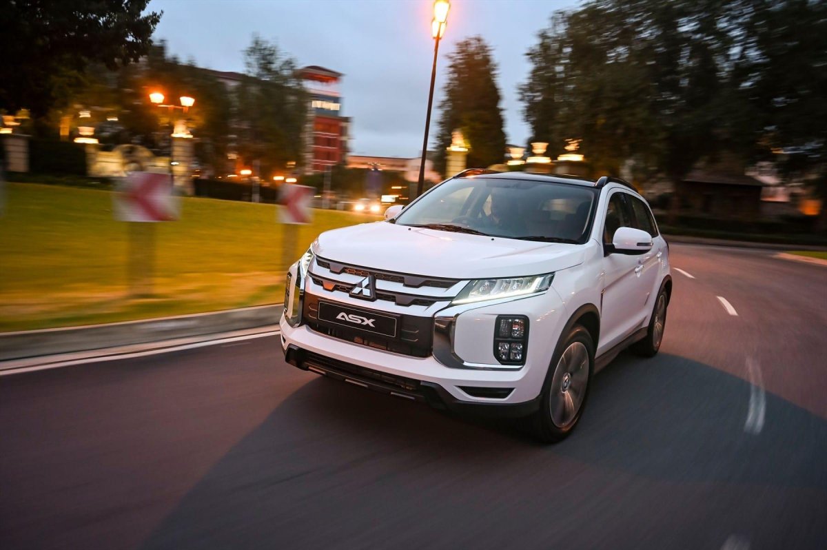 Мицубиси АСХ 2020