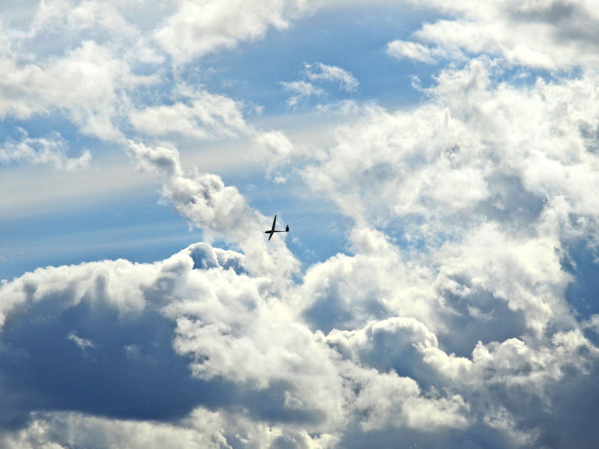 Небо облака самолет