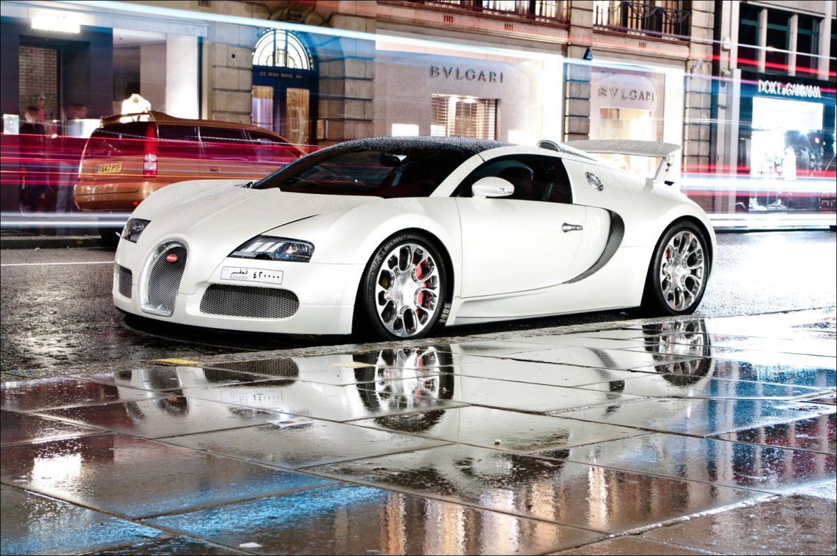 Бугатти Вейрон белая
