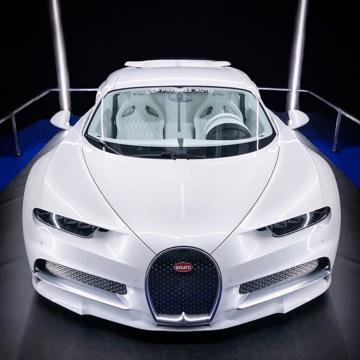 Бугатти белая