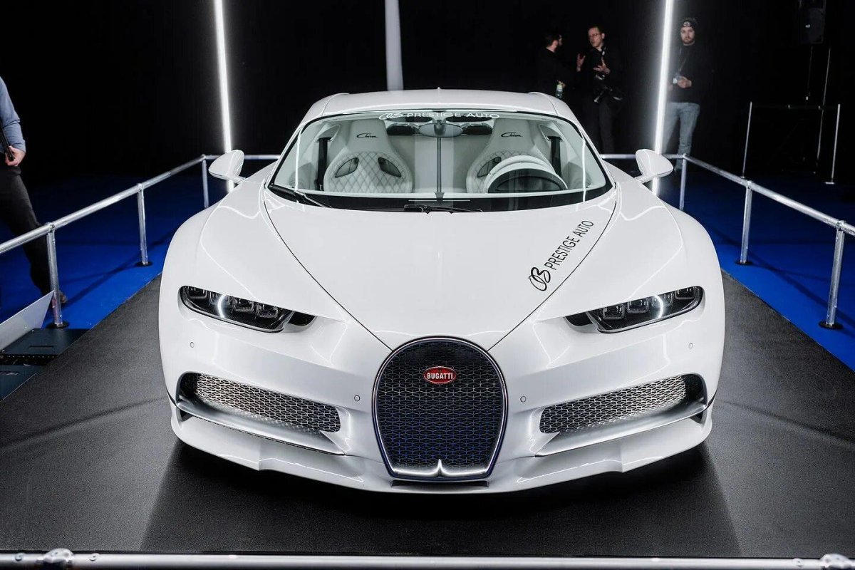 Бугатти ЧИРОН белая