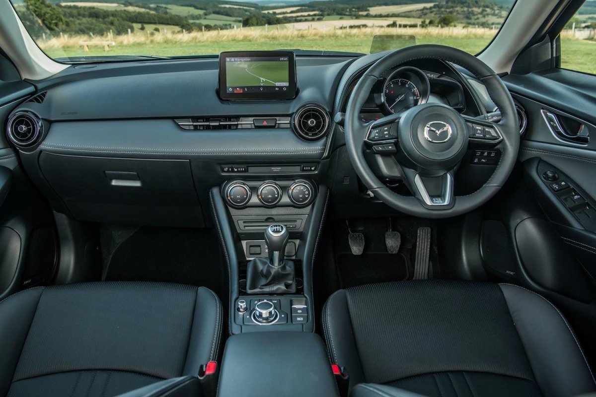 Мазда cx3 салон