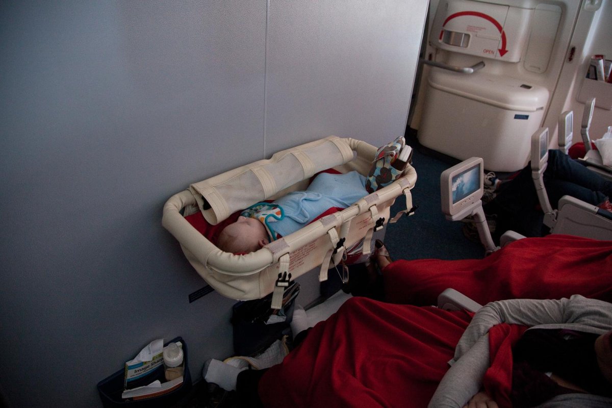 Turkish Airlines люлька для новорожденных