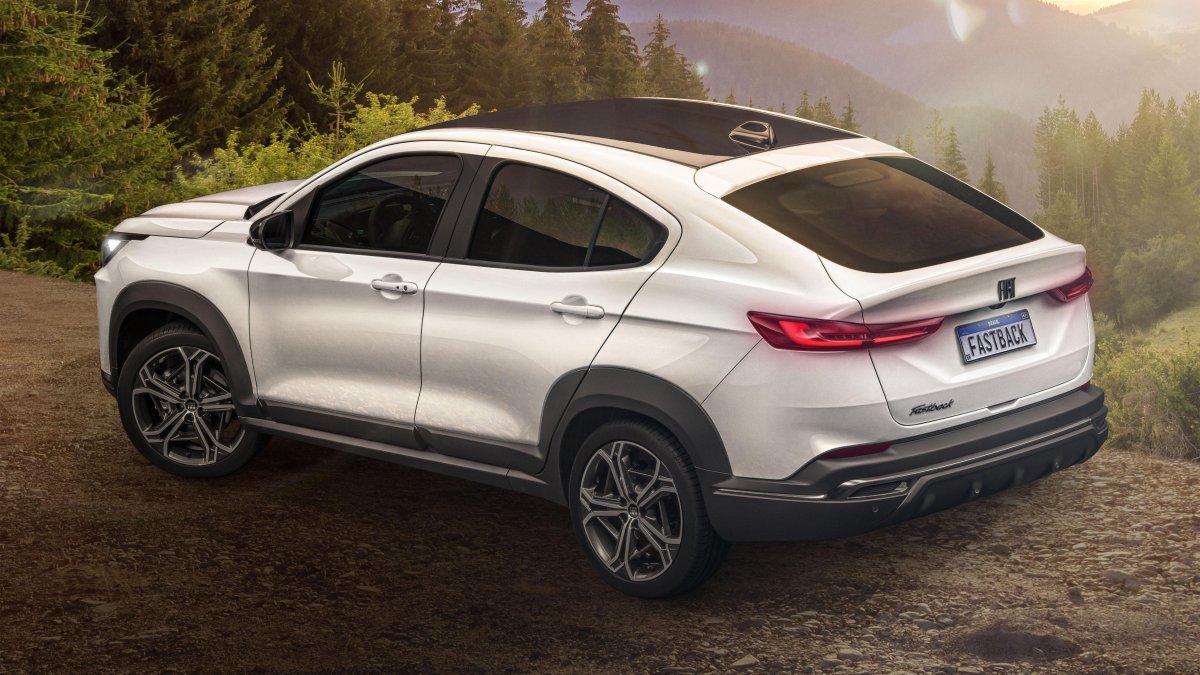 Фиат Фастбэк 2022