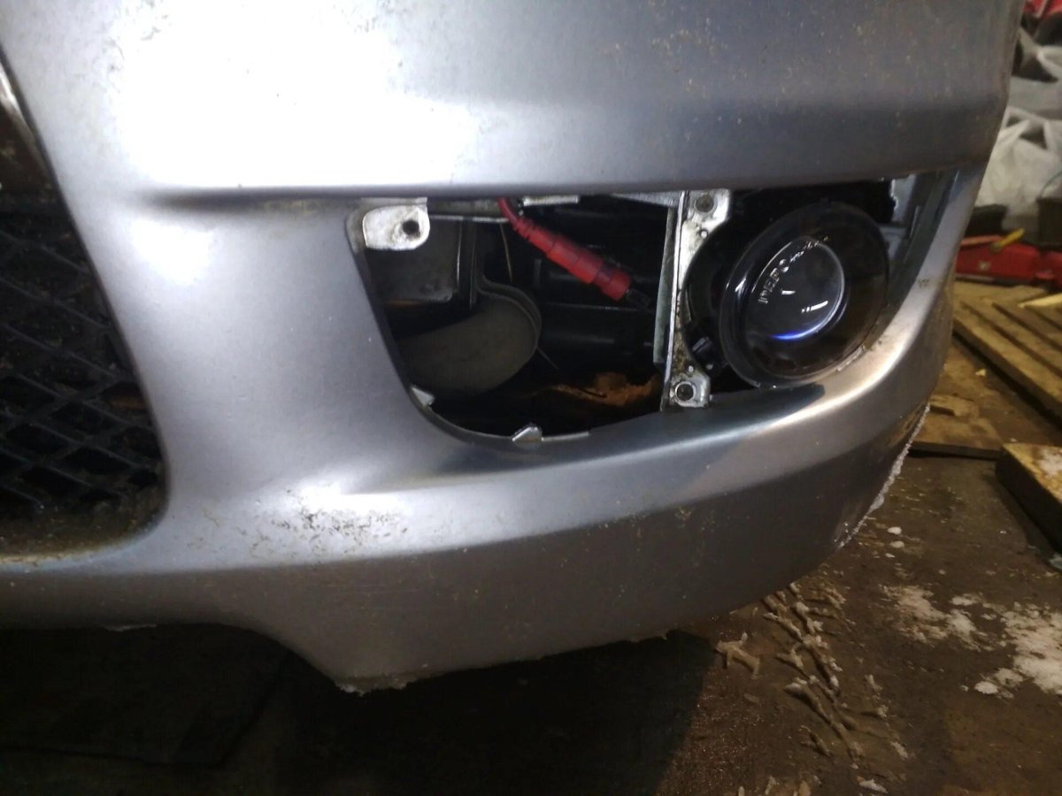 Линзы в ПТФ Лансер 10 дорестайл