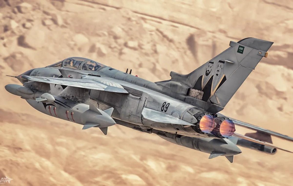 Панавиа Торнадо истребитель