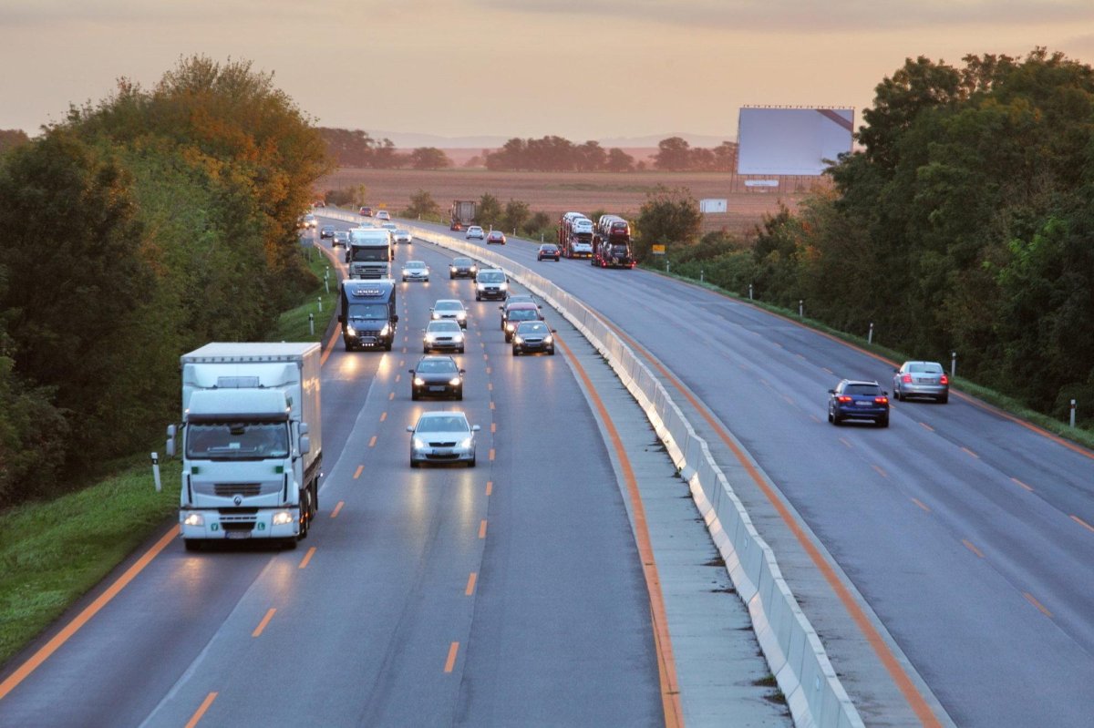 Трасса с машинами