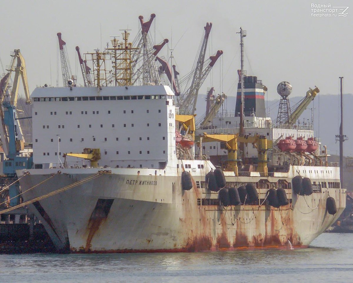 Плавбаза Капитан Житников