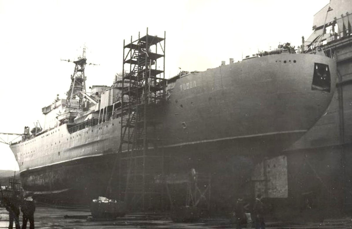 Плавбаза Колышкин