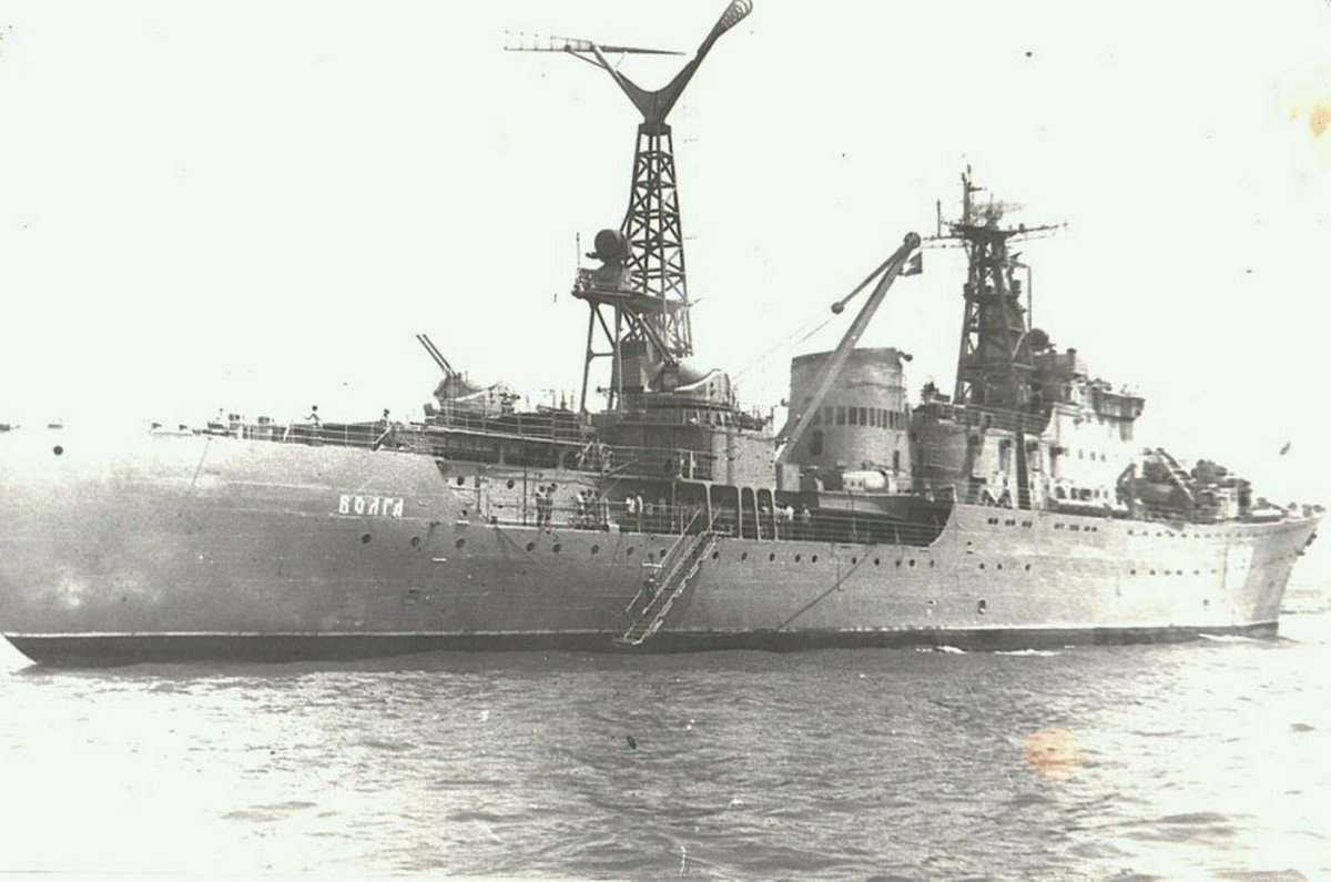 Плавбаза подводных лодок Волга