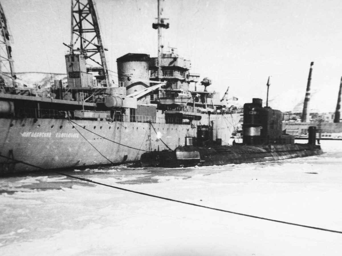 Плавбаза подводных лодок Камчатский комсомолец