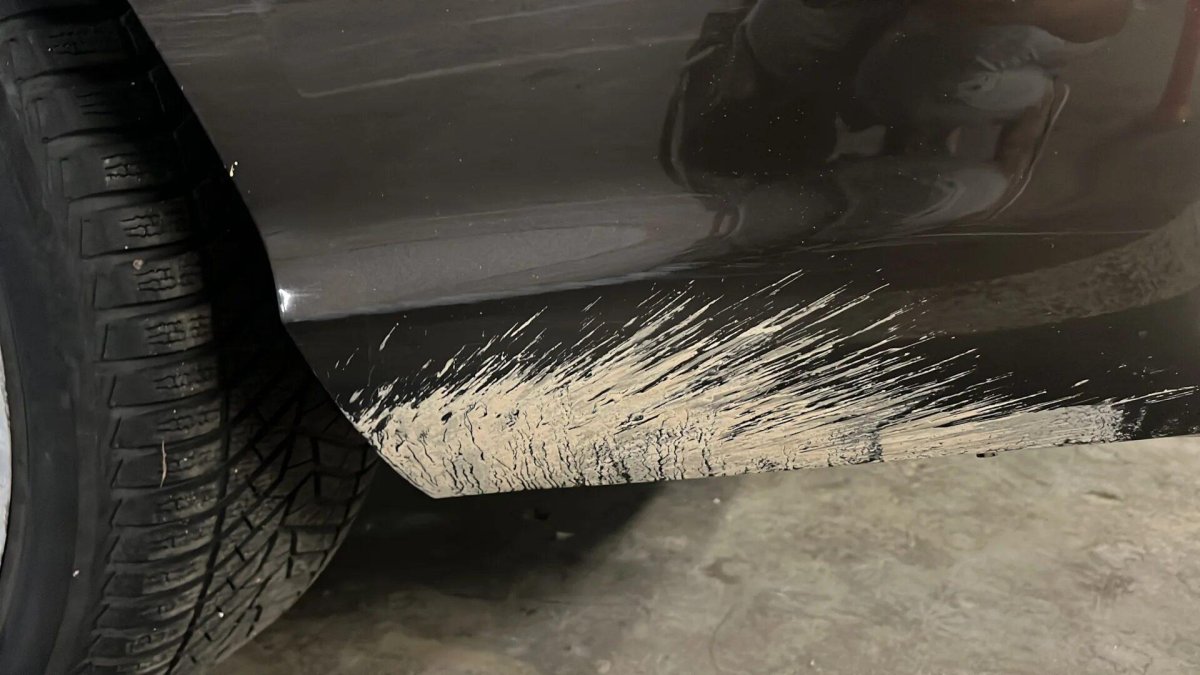 Грязь на кузове автомобиля