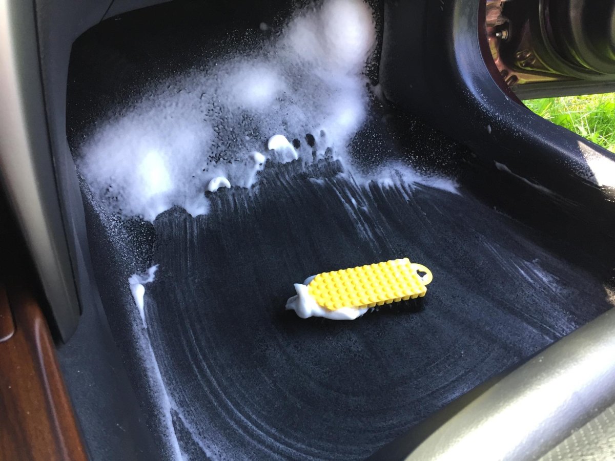 Мойка ковролина автомобиля