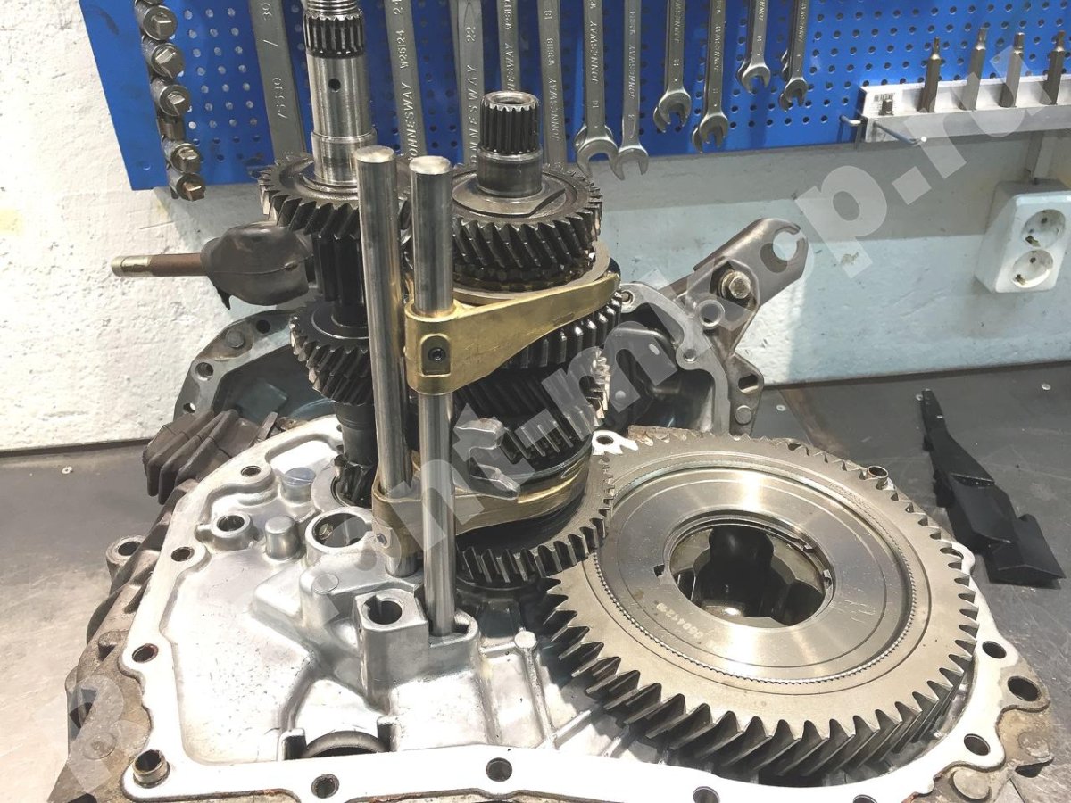 МКПП Рено Логан 1.6