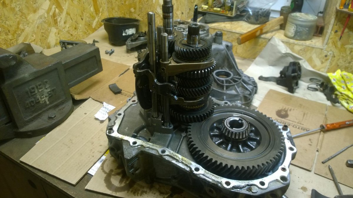 КПП Рено Логан 1.6