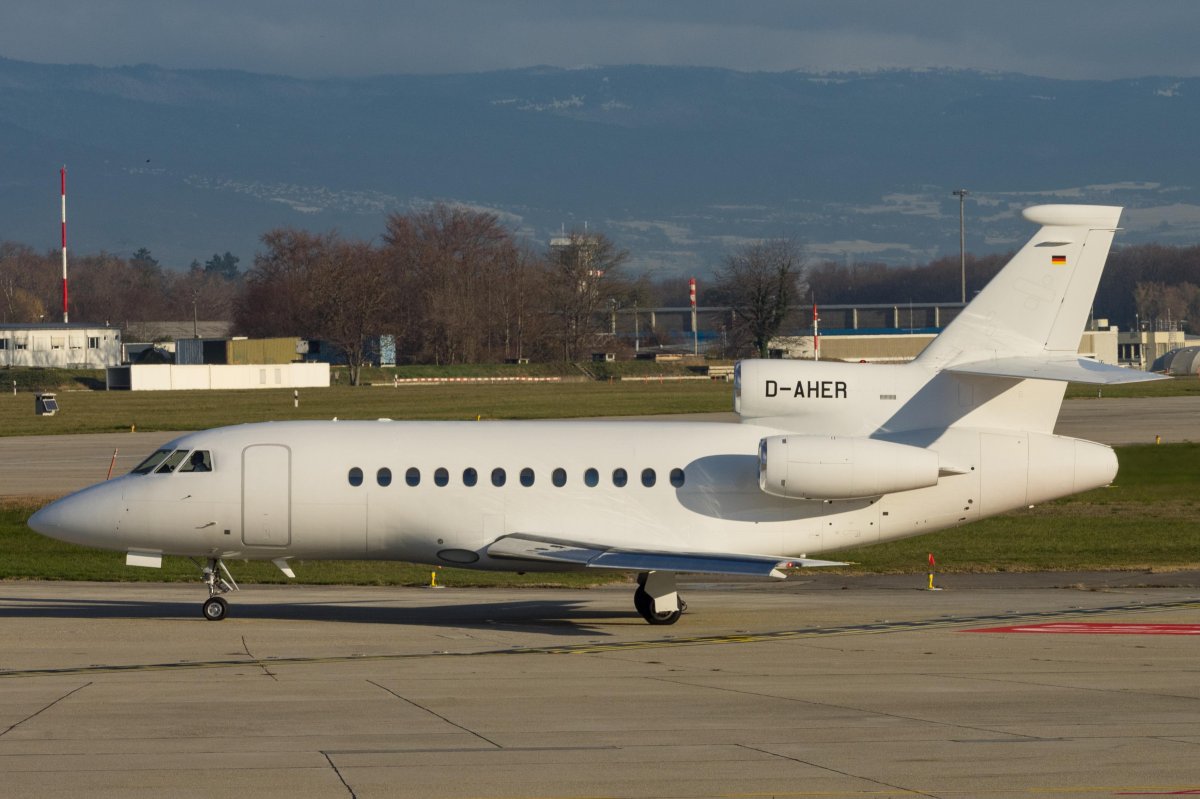 Dassault Falcon 900
