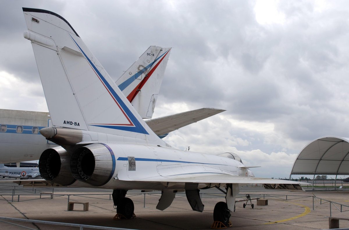 Истребитель Мираж 4000