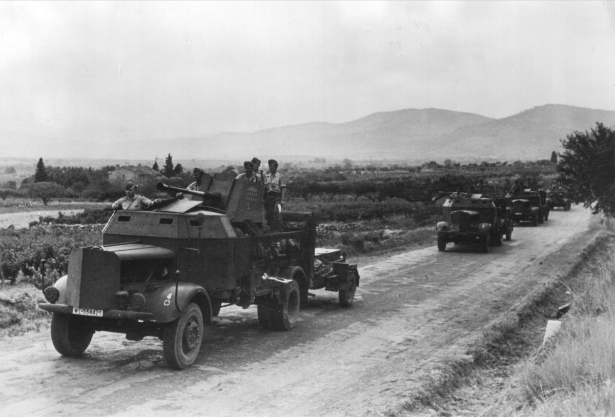 Mercedes l4500 зенитной пушкой