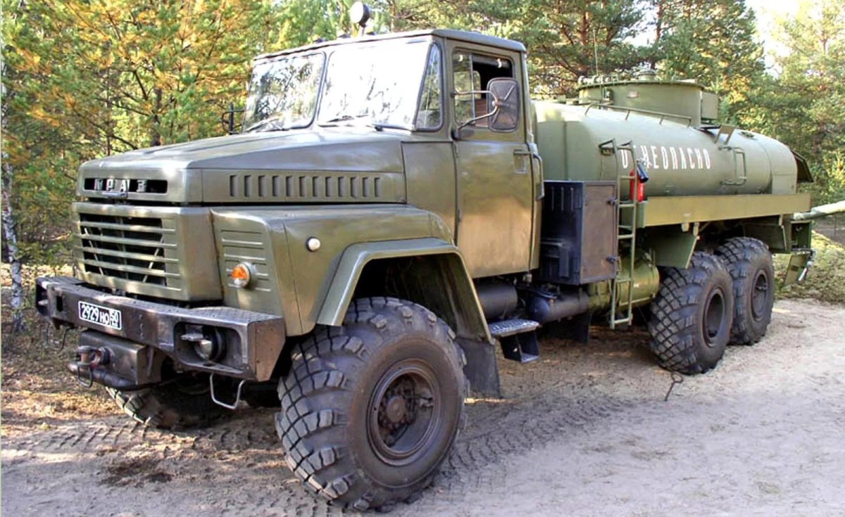 КРАЗ 260 военный бензовоз