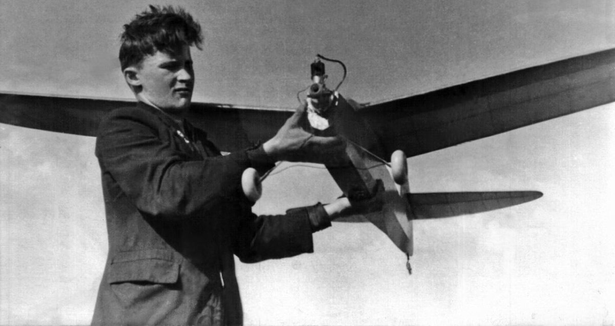 Советские авиамоделисты