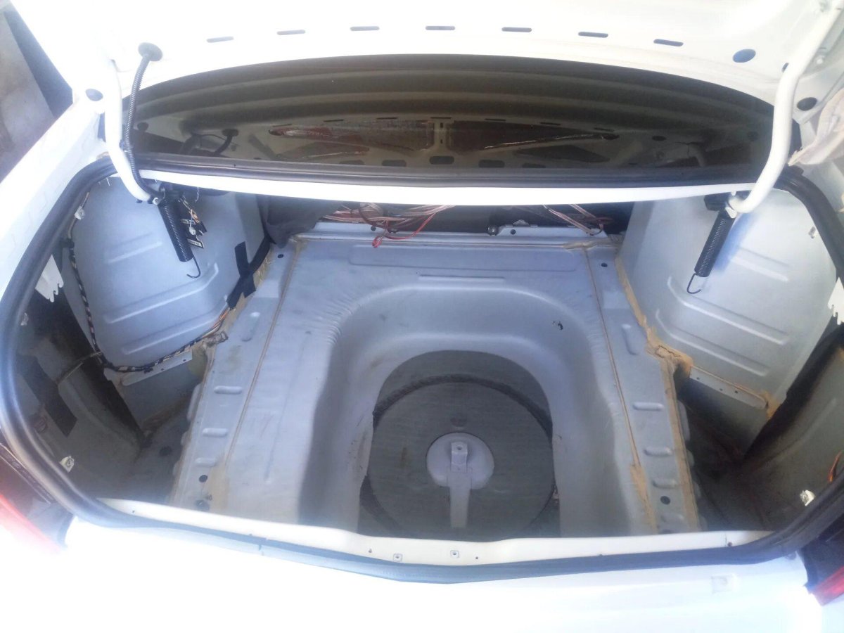 Приора 1 днище багажника