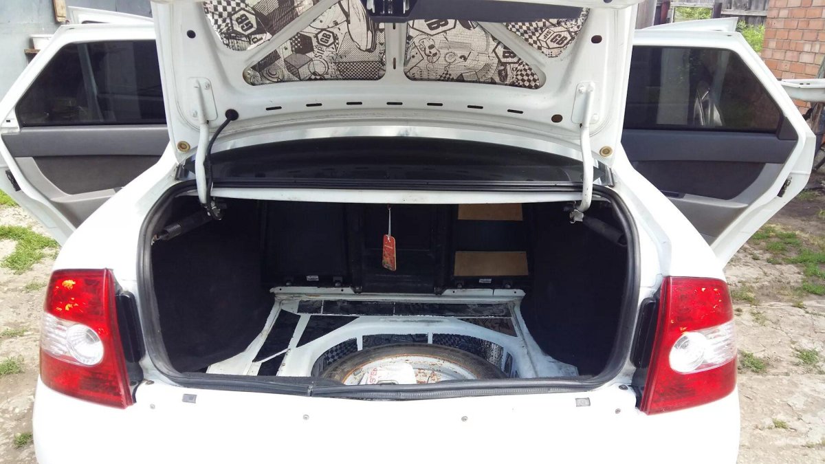 Багажник Лада Приора седан