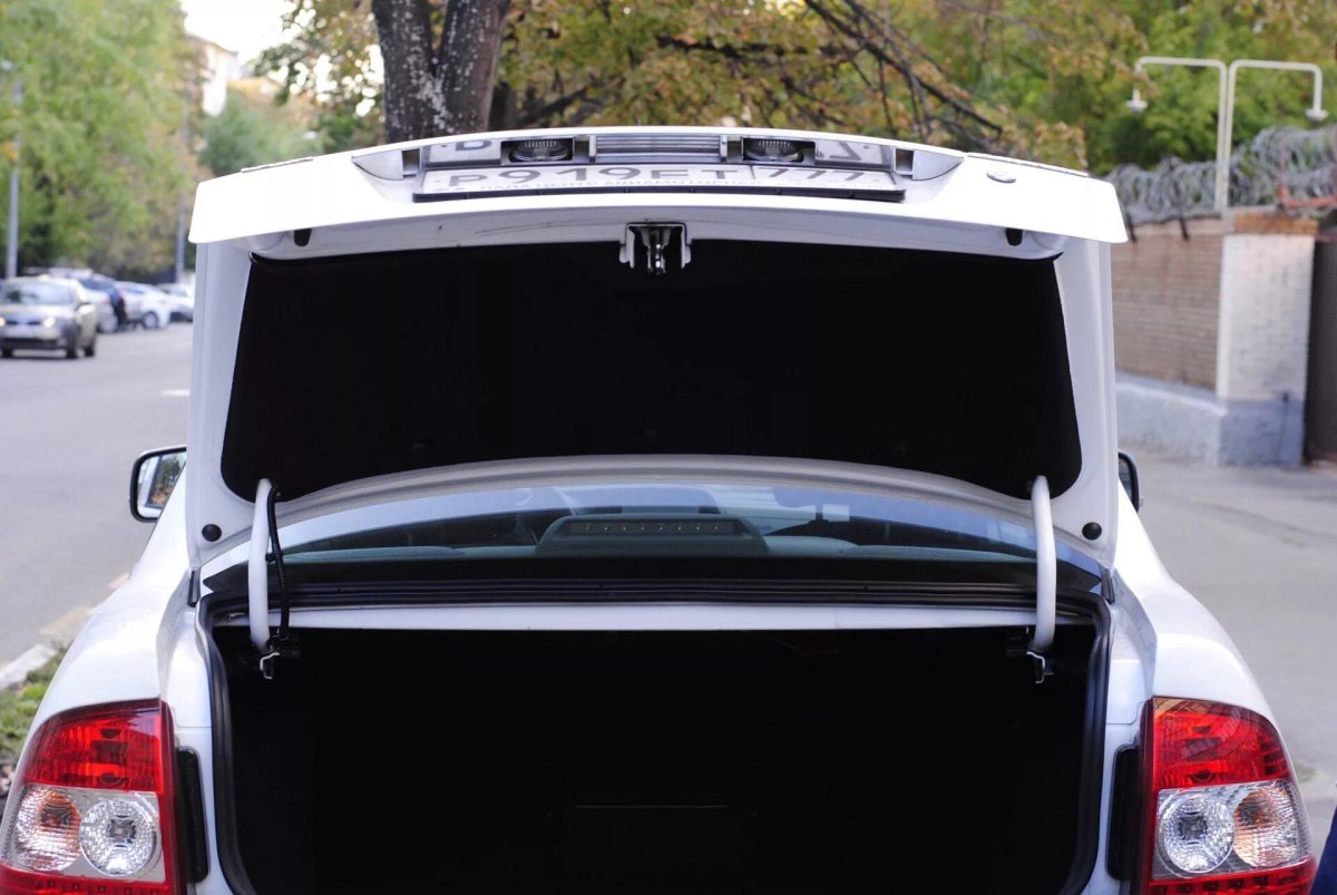 Крышка багажника Лада Приора седан