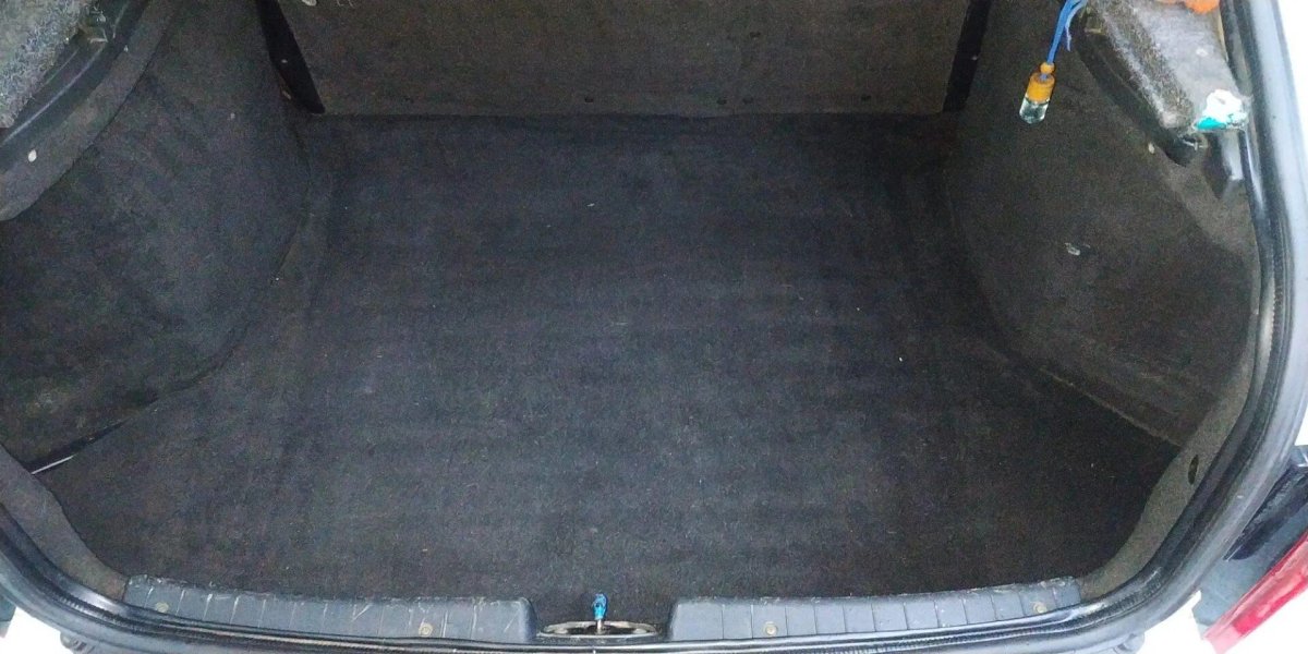 Пластик багажника Приора хэтчбек