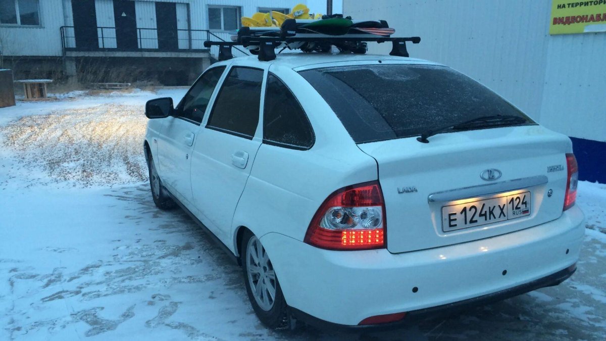 Приора 2 с багажником на крыше