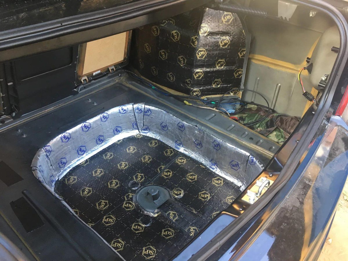 Шви багажника Приора седан